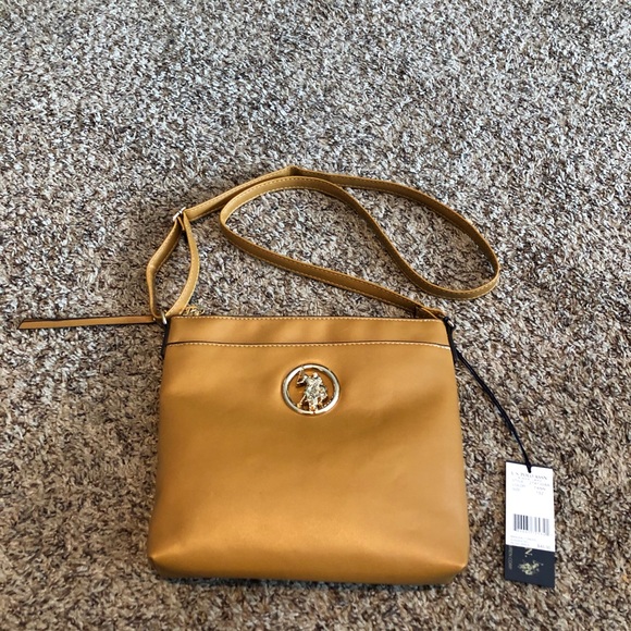 U.S. POLO ASSN. Zip Top Medallion Crossbody - Picture 4 of 5